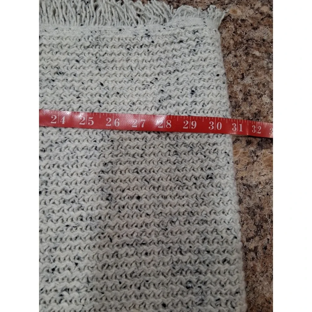 Club‎ Monaco Italian Yarn Infinity Scarf Wool Blend Chunky Fringed